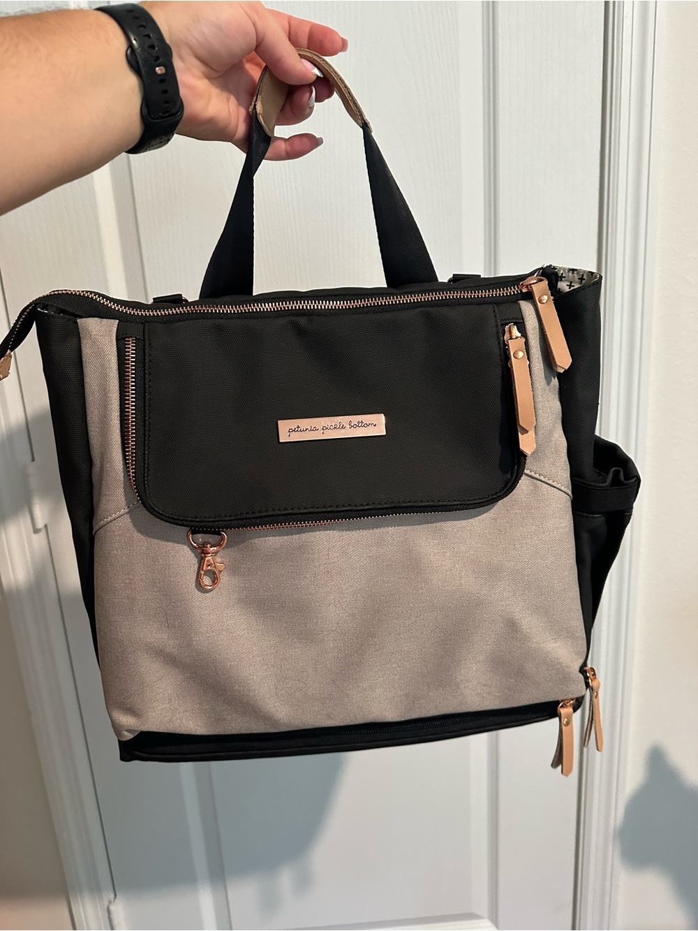 Petunia Pickle Bottom Pivot Pack Tote & Backpack in Black and Cream BRAND NEW - Picture 2 of 8
